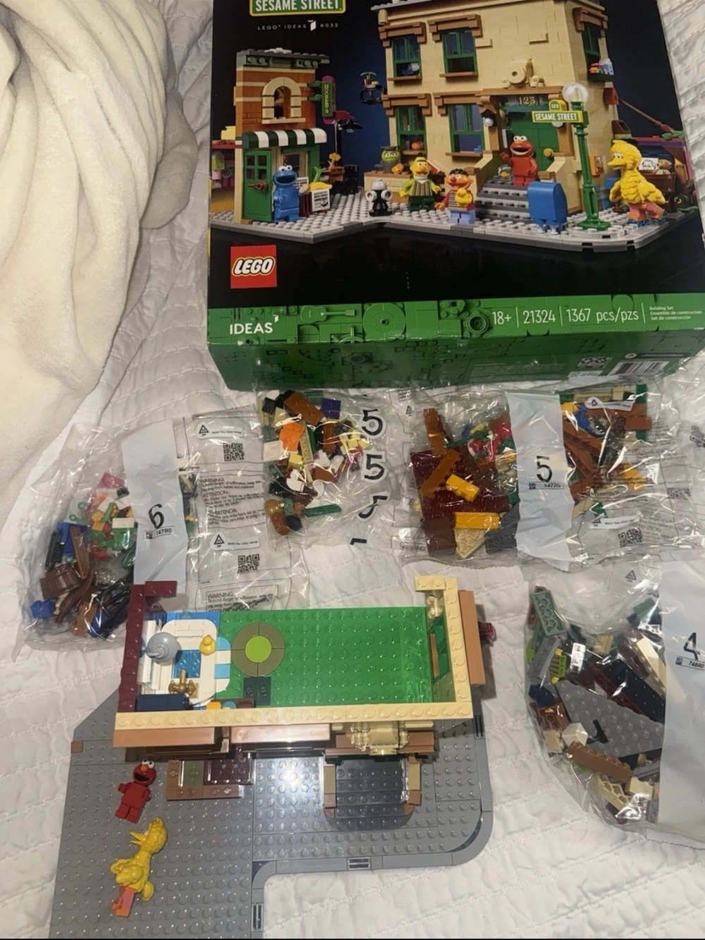LEGO Ideas: 123 Sesame Street (21324) W/ BOX & Manual (See details) RARE RETIRED - Picture 8 of 16